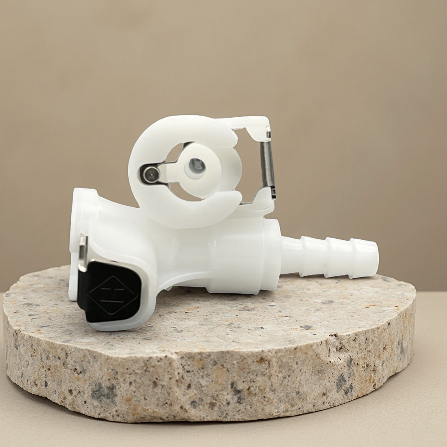 1/8 Flow Size Straight Through Non-valved Socket