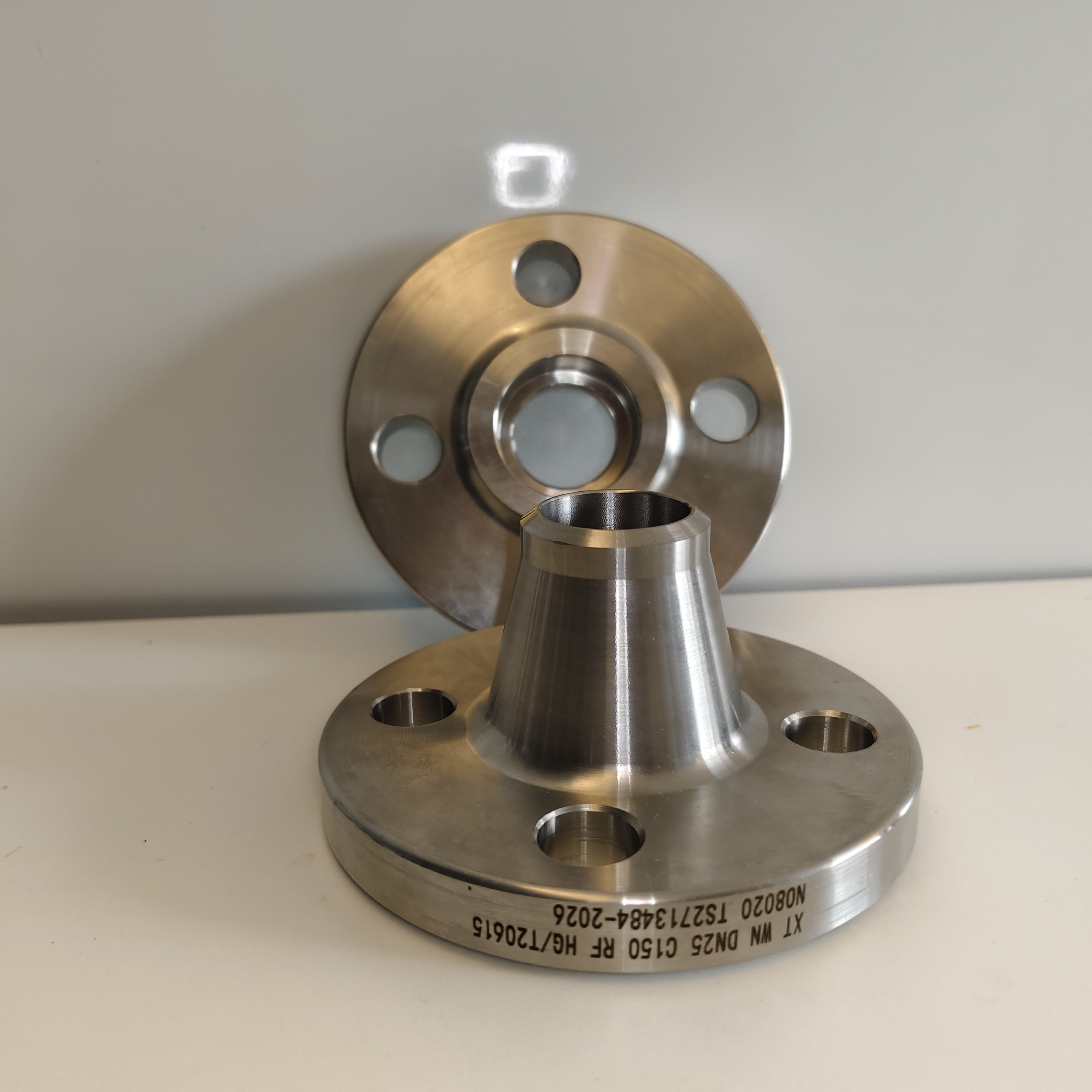 CUSTOMIZED ASTM A182 F11 Cl2/A181/A150/A106 Carbon Steel Round Class 150-2500 Pressure Flange for Oil &amp; Gas Applications