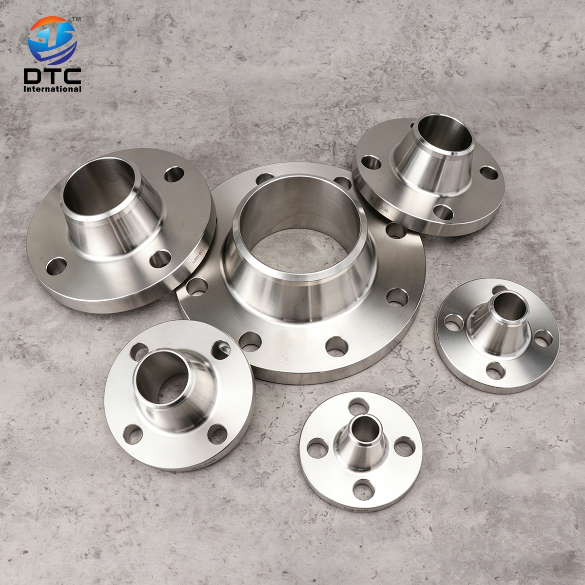 Stainless Steel Weld Neck Flange ASME B16.5 Class 150/300/600 304/316L Forged Painted Corrosion Resistant Pipe Flange Fittings