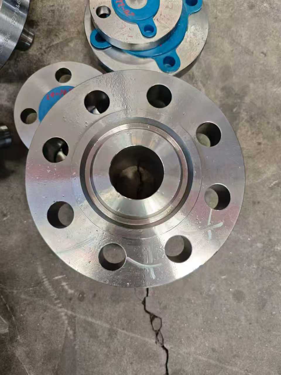 Customized ANSI Carbon Steel/Stainless Steel Round Flange Class 150/300/600/900/1500/2500 for Oil &amp; Gas Industry API Certified