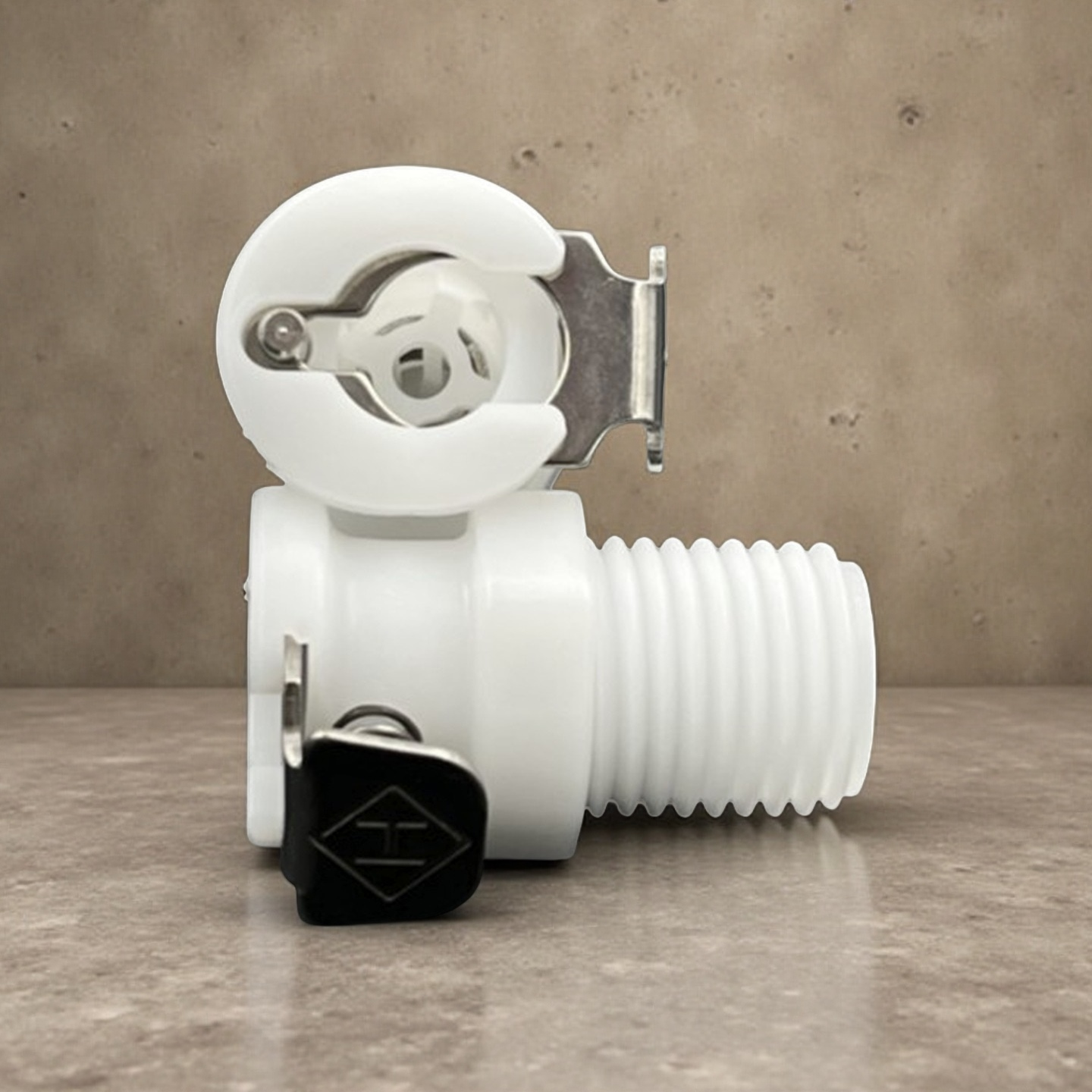 1/8 Flow Size Male Thread Valved Socket