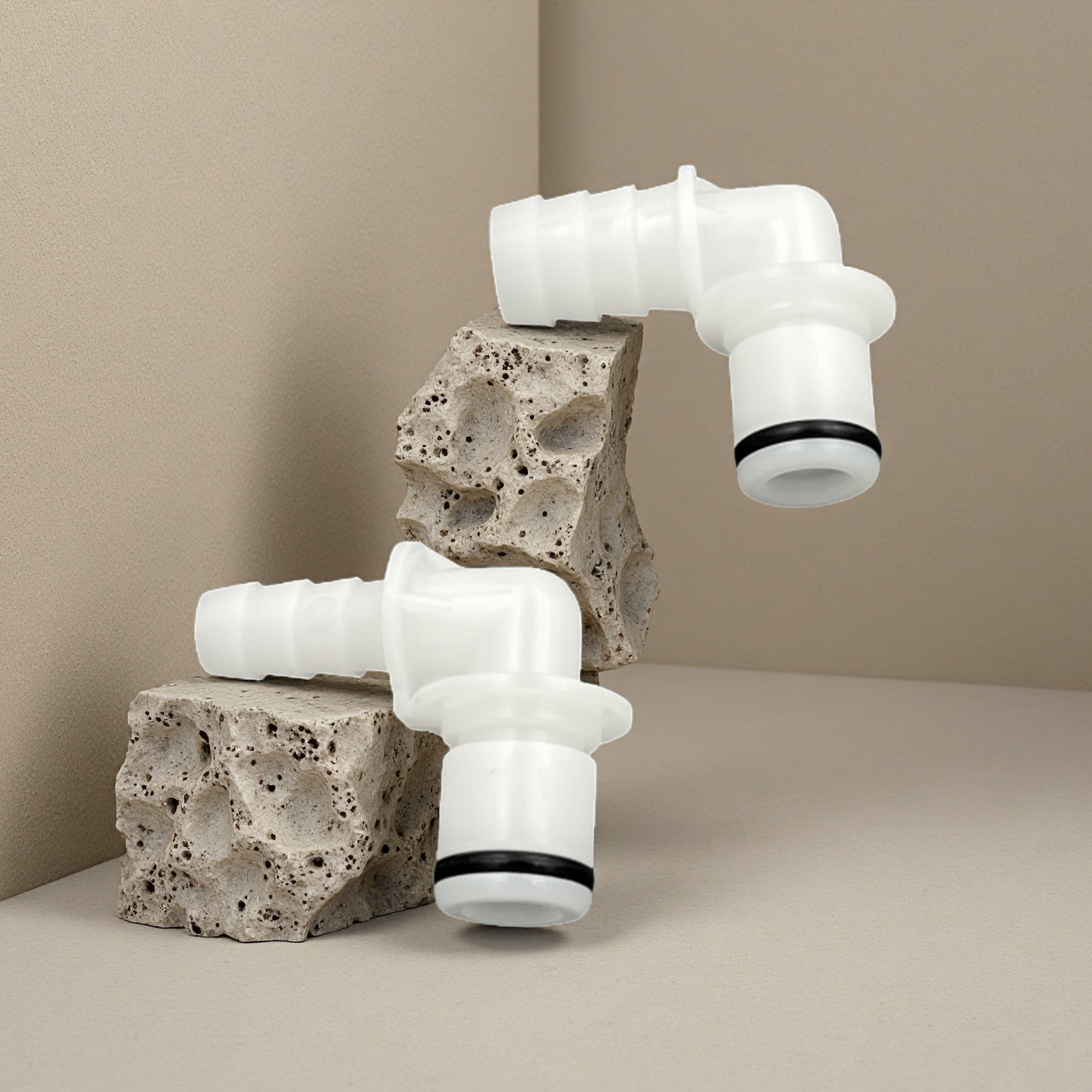 1/4 Flow Size Elbow Non-valved Plug